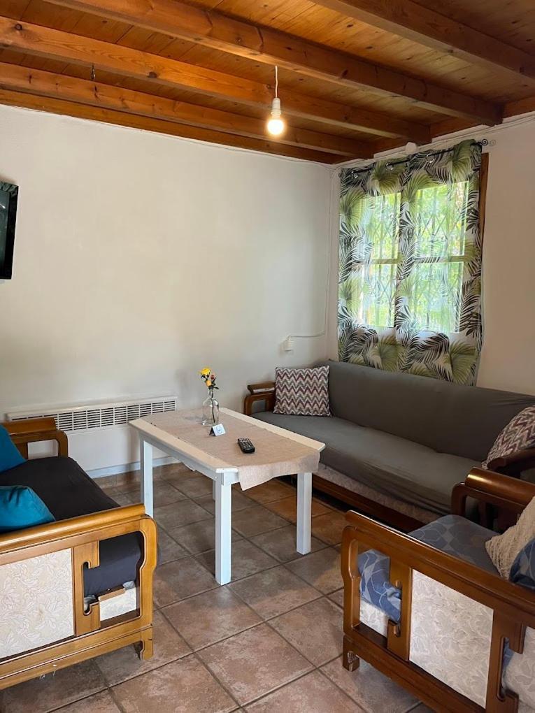Zephyr Guest House Лефокастро Экстерьер фото